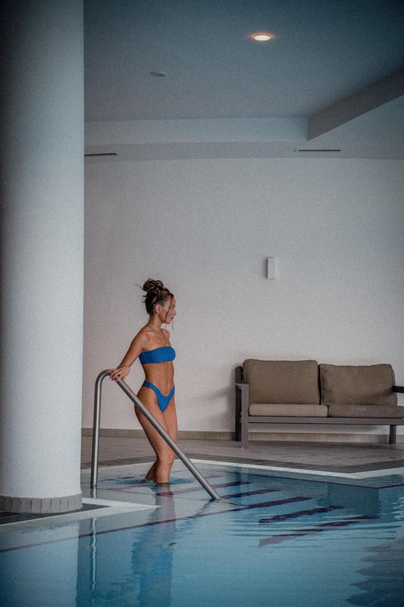 Anett 4*
